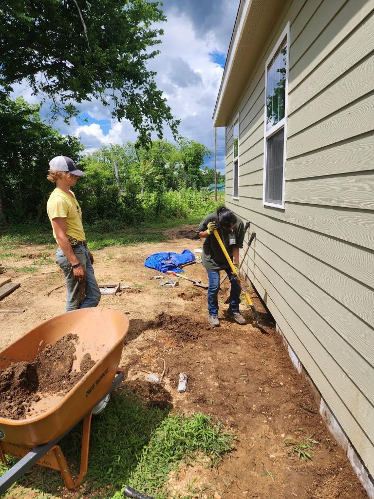 Students volunteering with the MDS