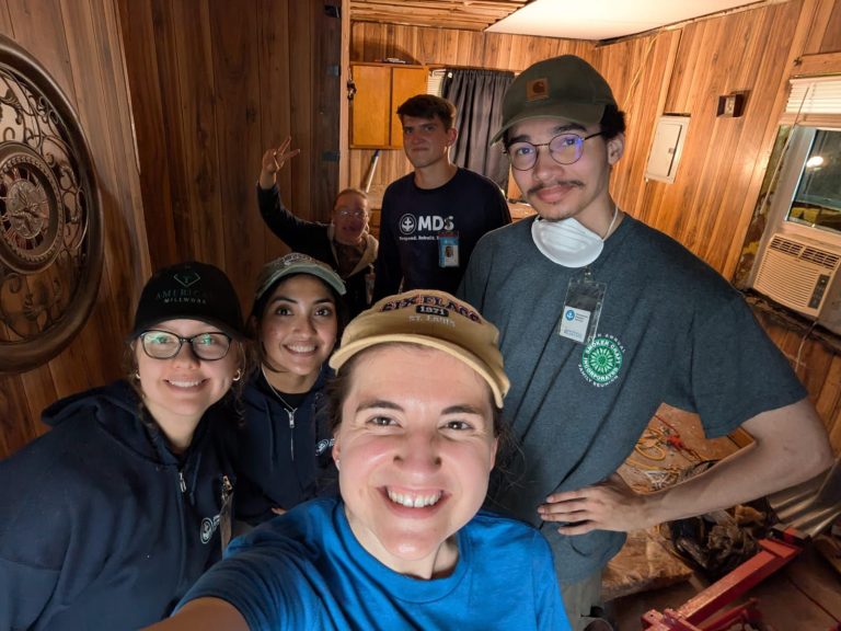 Students volunteering with MDS