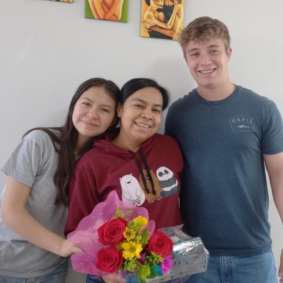 Students with host mom on SST