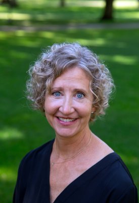 Jen Shenk headshot