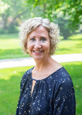 Jen Shenk headshot