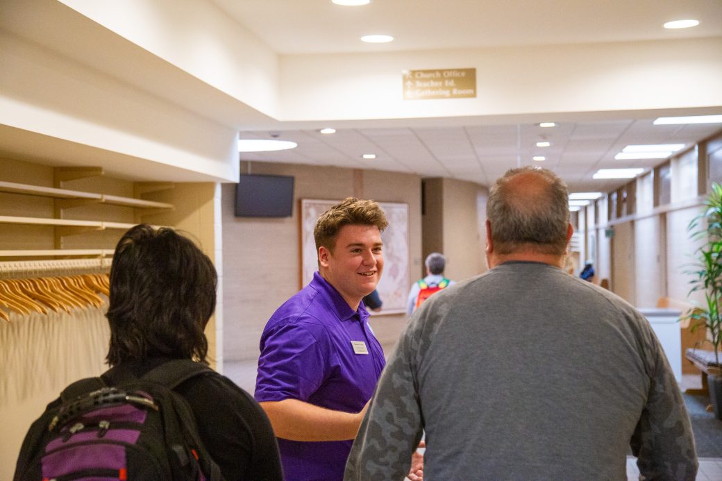 A student gives a campus tour