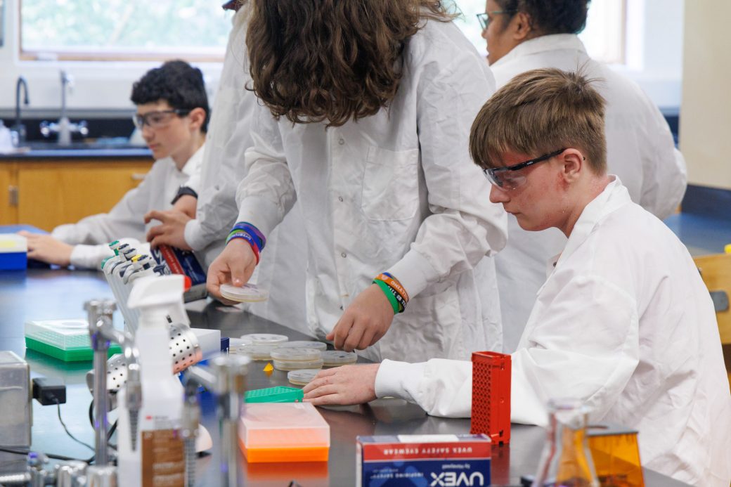 Summer campers in lab at goshen college science center