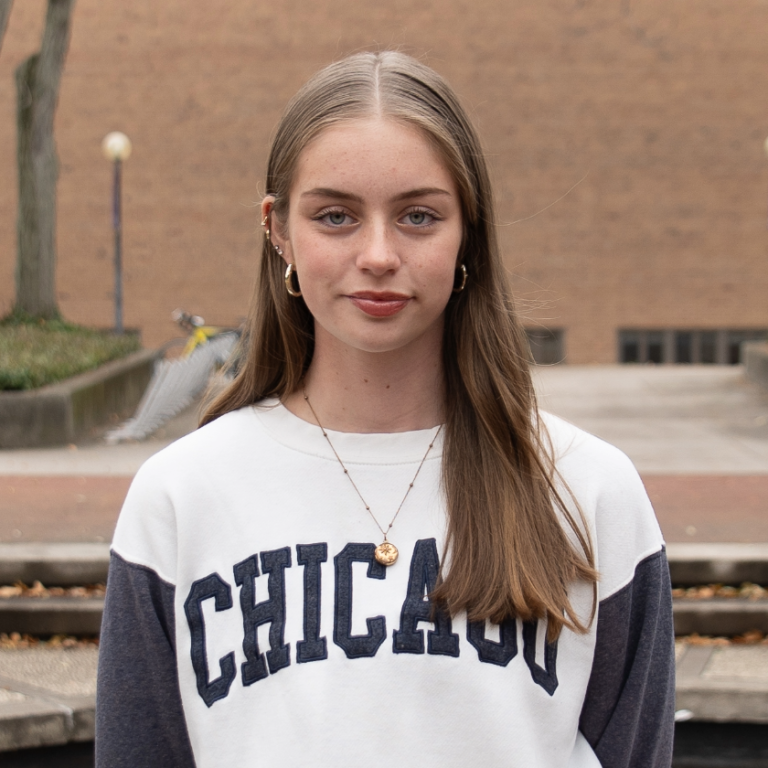 Professional headshot of Caoimhe Farrell for the inagural peace talks competition.