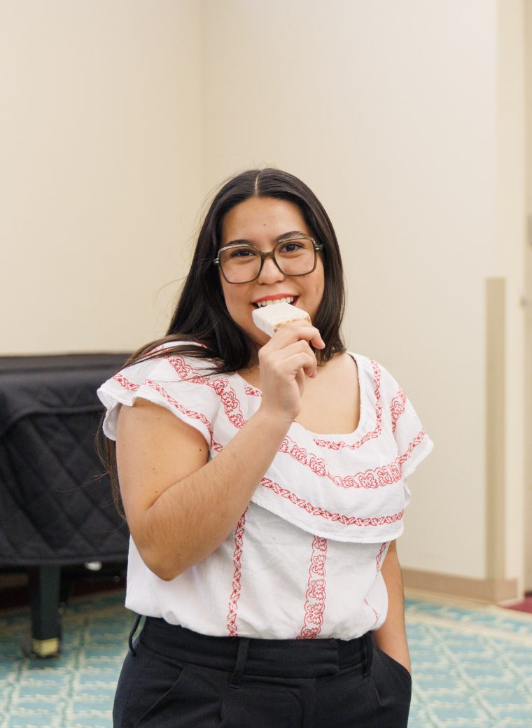 Student eating a paleta