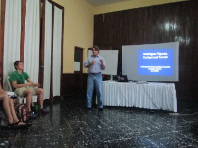 Rafael Enriquez, a Nicaraguan economist and professor, shares with students Nicaraguan economic history and current trends.