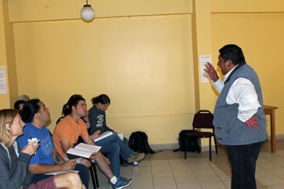 Juan Carlos Machicado Figueroa,  our lecturer on the Incas and Andean spirituality, addresses the students.