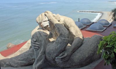 A model of El Beso, The Kiss, Victor Delfin's most famous sculpture. The full-sized sculpture is in a park in the MIraflores district of Lima.