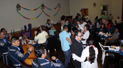 A concluding surprise: Mariachi musicians play for the host families – a gift from Peru SST Co-Directors Judy Weaver and Richard R. Aguirre.