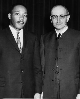 Martin Luther King Jr. and Guy Hershberger. (Photo by the Elkhart Truth) 